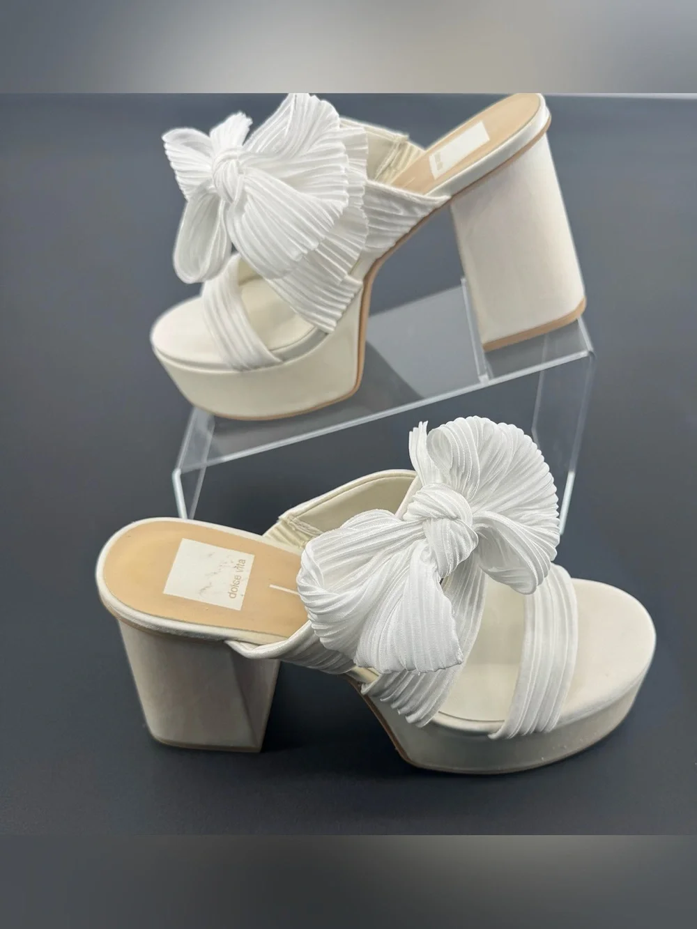 Dolce Vita elevated platform